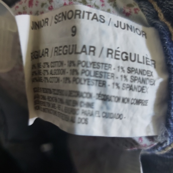 3" Distressed Denim Shorts Size 9 - Picture 3 of 3